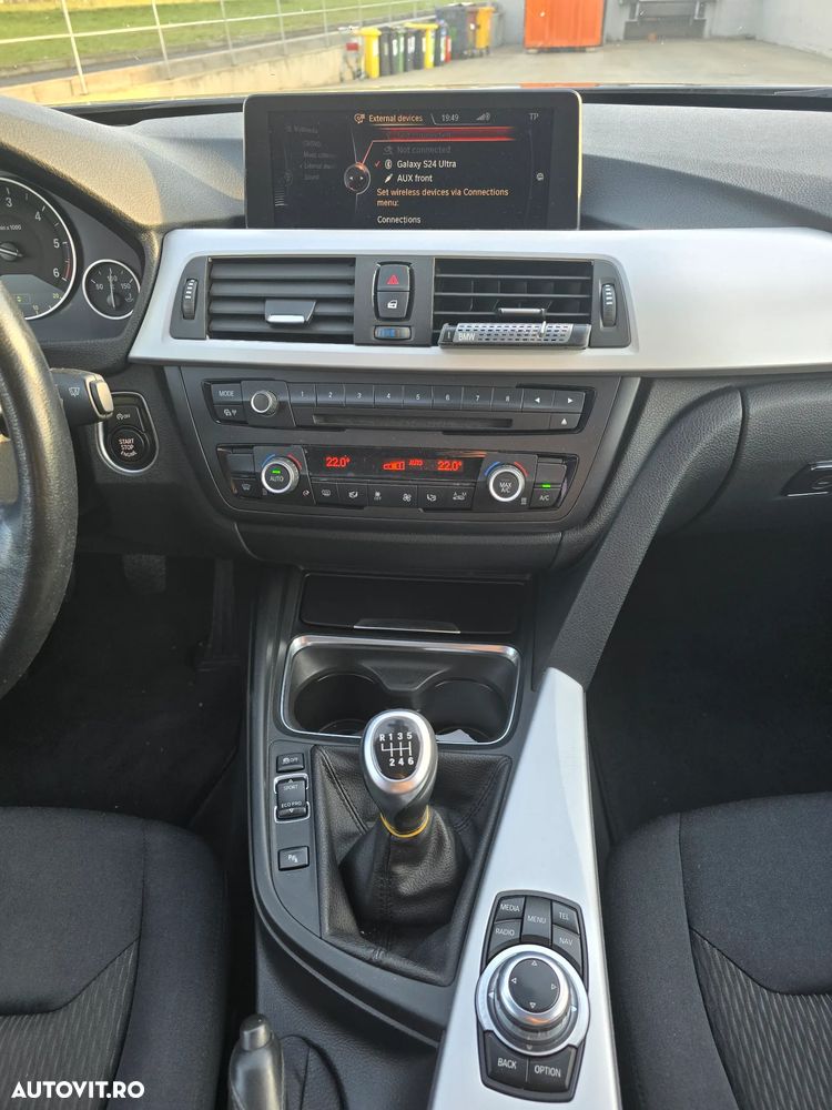 BMW Seria 3 320d xDrive - 6
