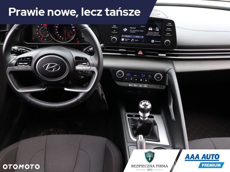 Hyundai Elantra - 23