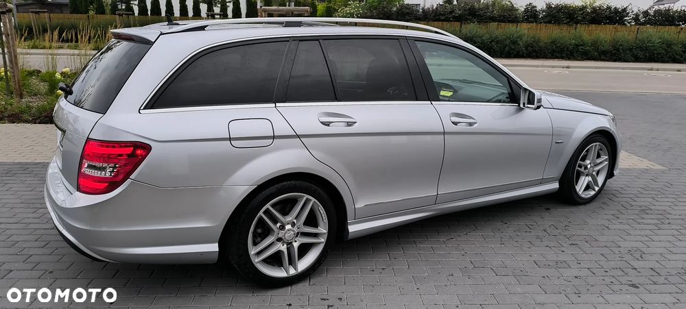 Mercedes-Benz Klasa C 220 CDI DPF Automatik Avantgarde - 24