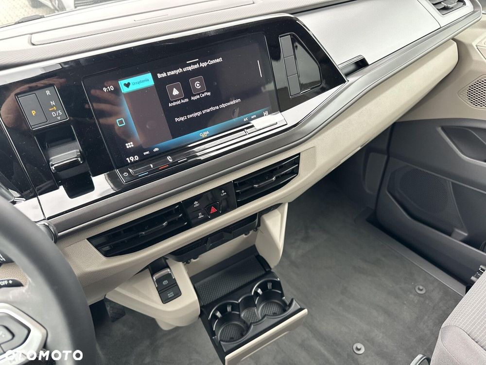 Volkswagen Multivan - 16