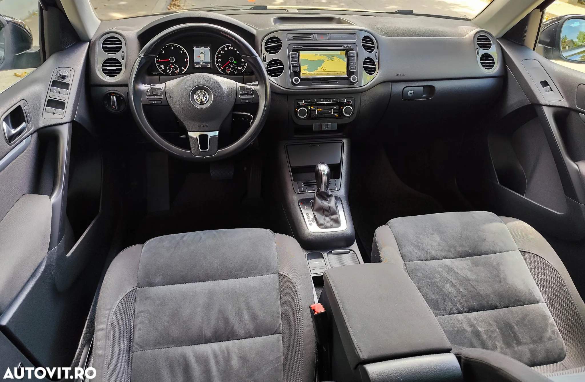 Volkswagen Tiguan 2.0 TDI 4Motion DSG Sport & Style - 6