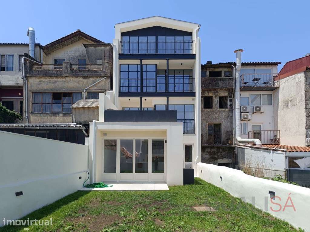 Apartamento T1 novo com varanda, equipado e mobilado, no centro his... - Grande imagem: 2/37