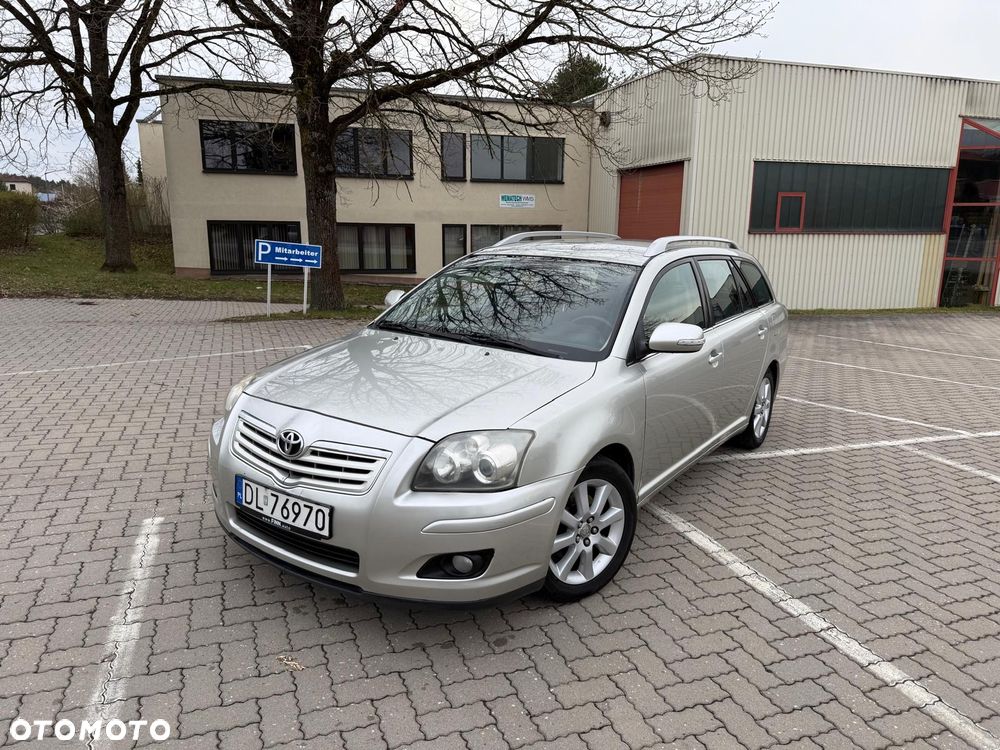 Toyota Avensis 2.0 D-4D Sol Premium - 1