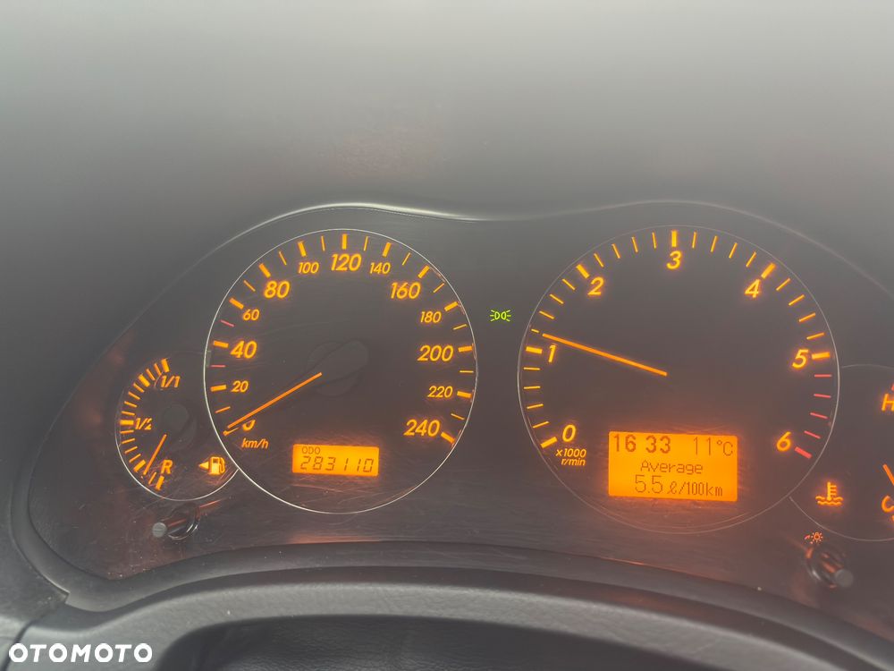 Toyota Avensis 2.0 D-4D Sol - 2