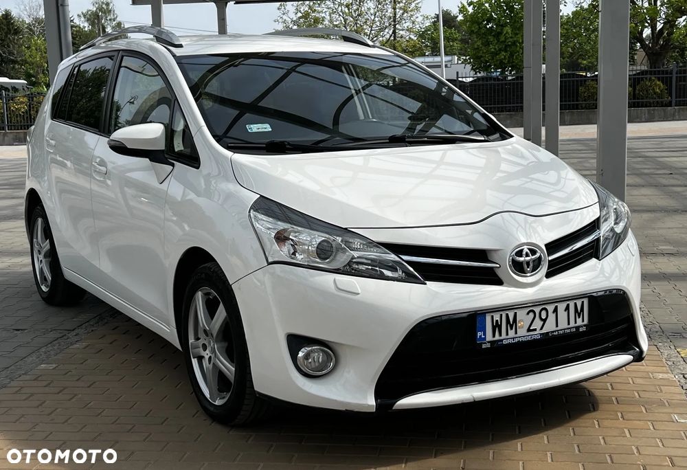 Toyota Verso 2.2 D-CAT Premium 7os - 4