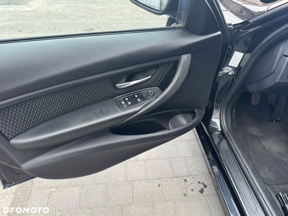 BMW Seria 3 318d - 14