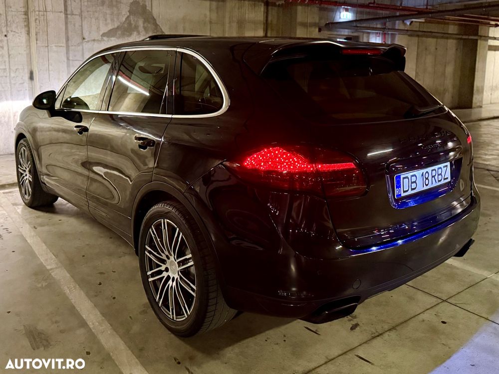Porsche Cayenne 3.0 L V6 - 9