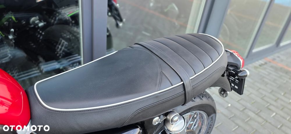 Triumph Bonneville - 40