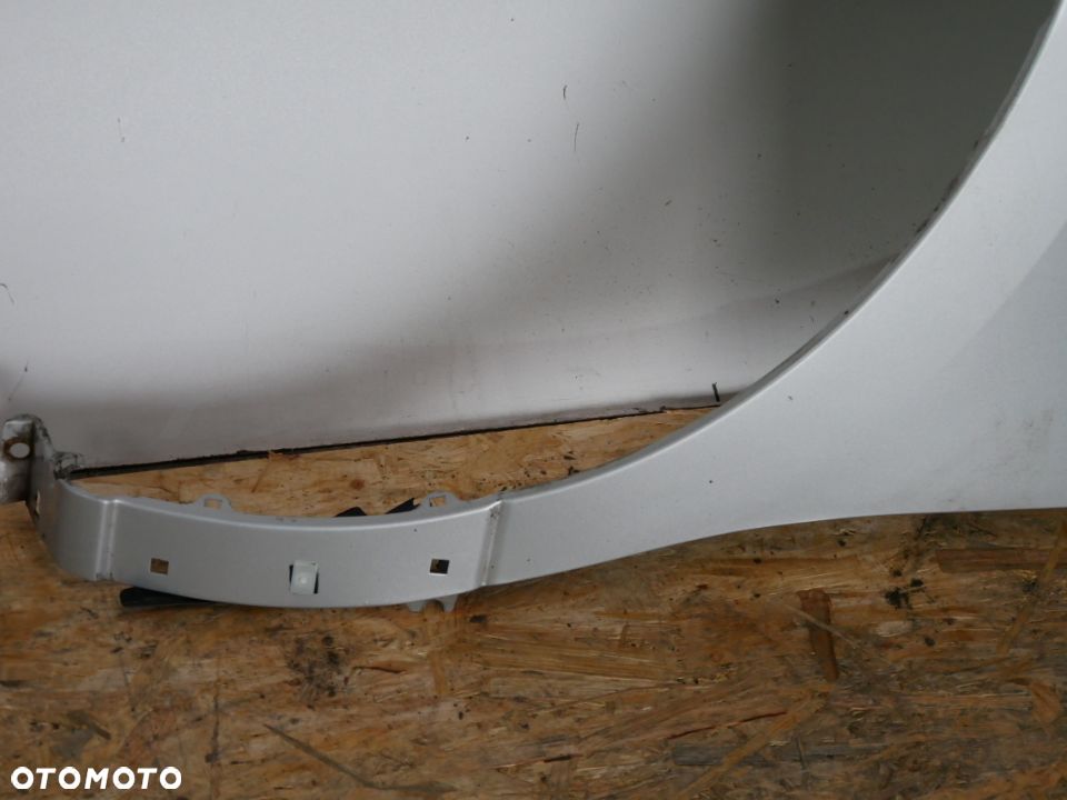 BŁOTNIK PRZEDNI LEWY HYUNDAI H1 I800 07-15 MCL - 4