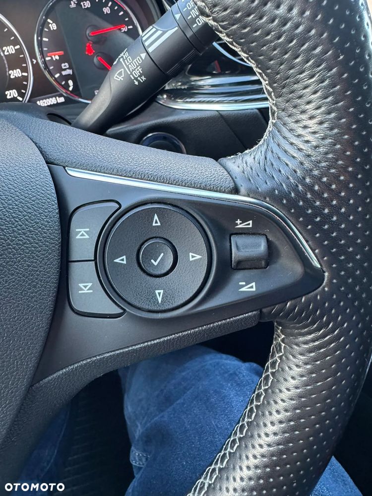 Opel Insignia 2.0 - 19