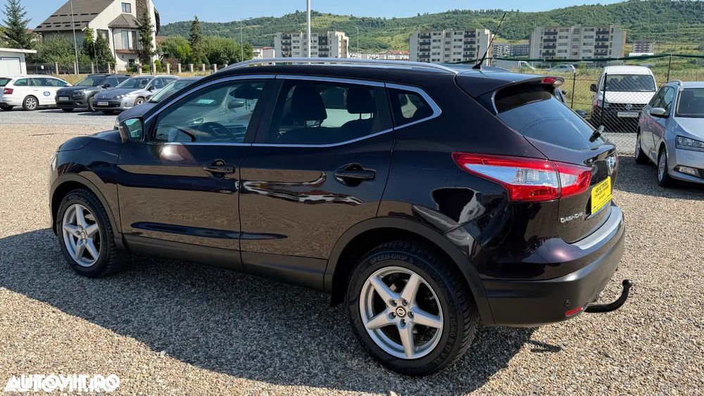 Nissan Qashqai 1.6 DCI Xtronic TEKNA+ - 3