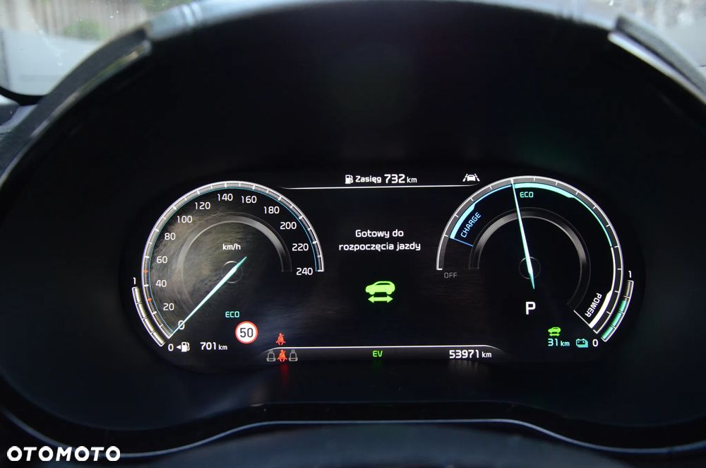 Kia XCeed - 10