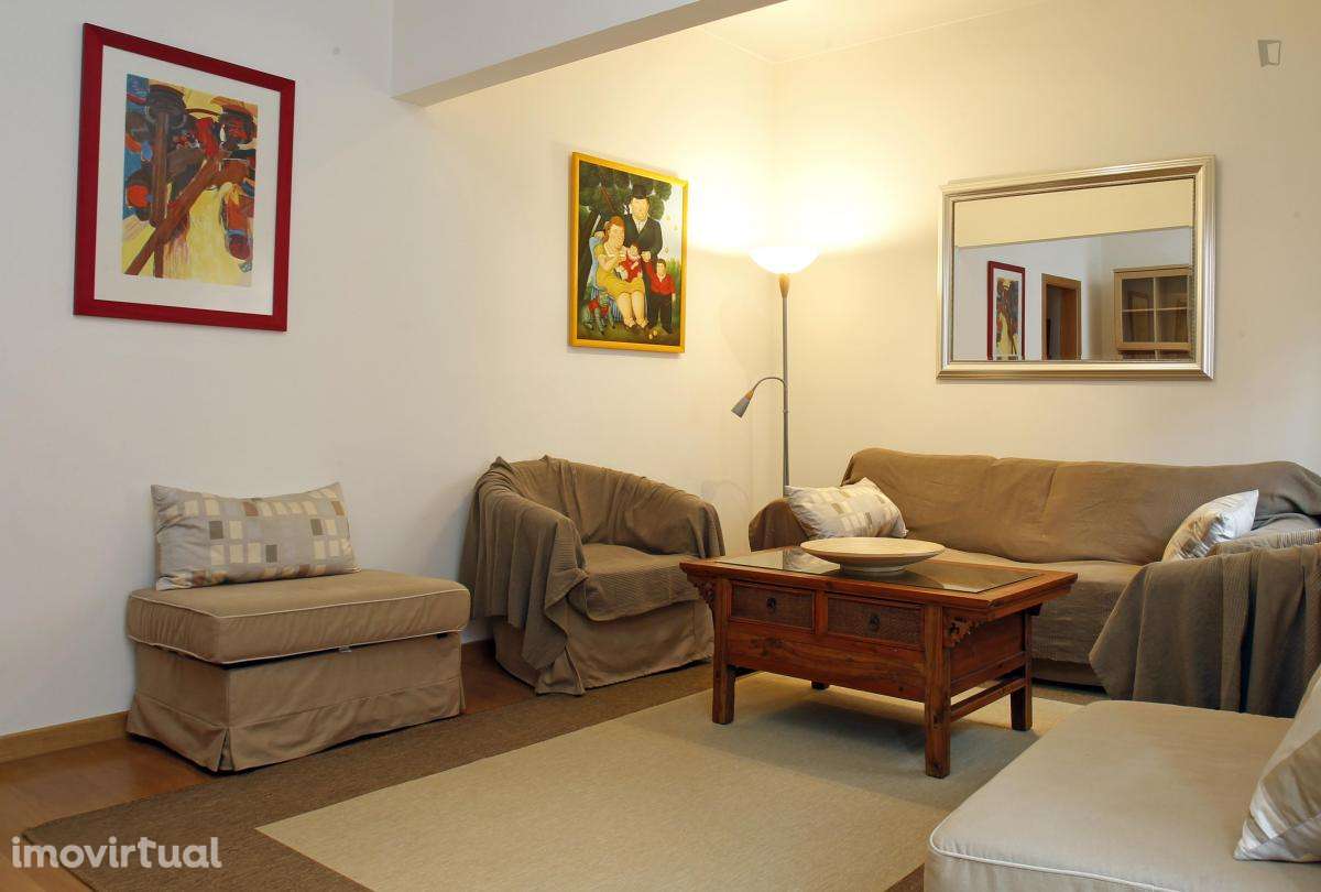 Quarto - localizado em Alameda Lisbon - Grande imagem: 4/13