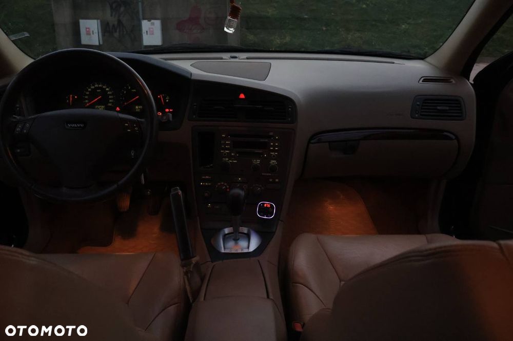 Volvo S60 2.4 - 21