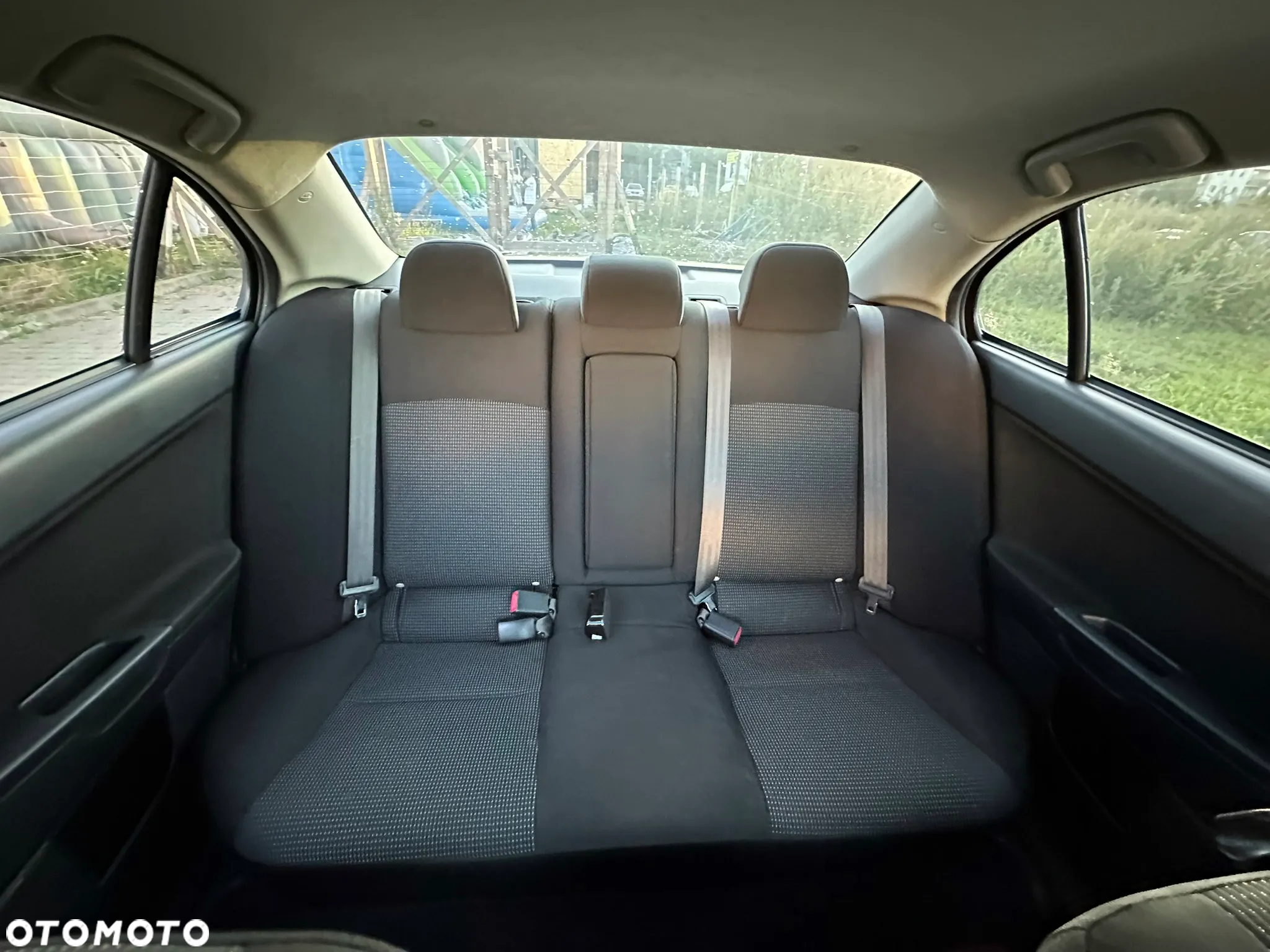Mitsubishi Lancer 1.5 Invite - 4