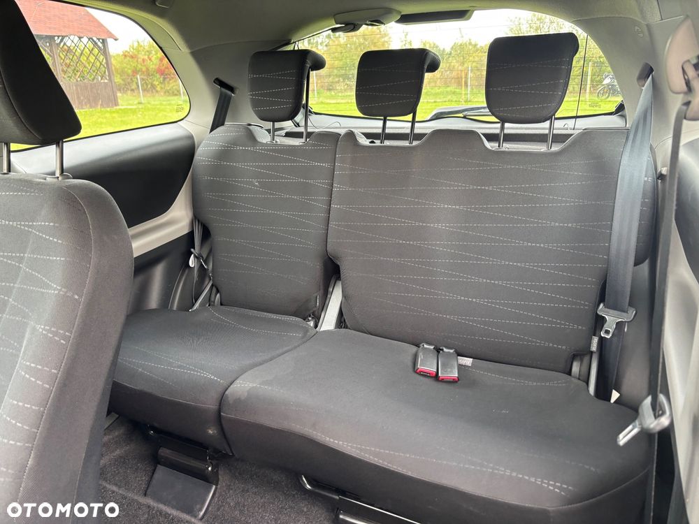 Toyota Yaris - 7