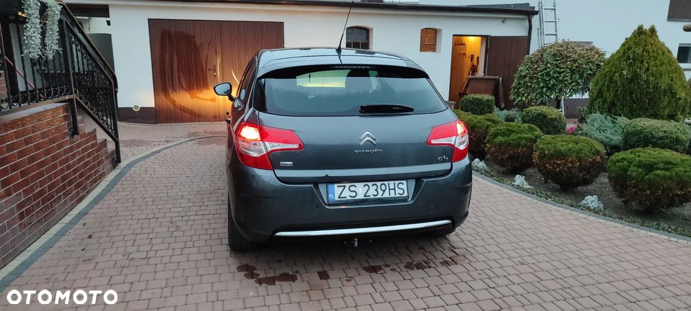 Citroën C4 e-HDi 115 ETG6 Exclusive - 3