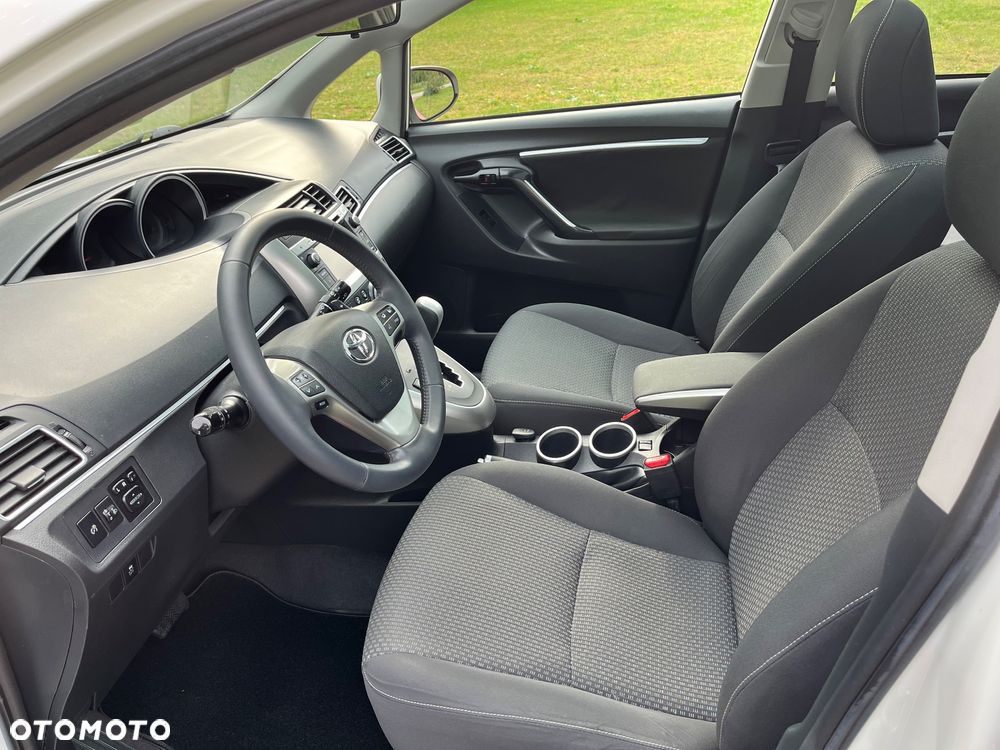 Toyota Verso 1.8 Prestige 7os MS - 21