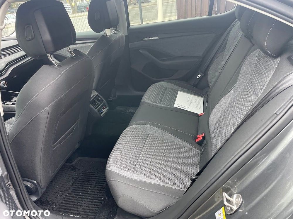 Skoda Superb 2.0 TDI SCR 4x4 Edition 130 DSG - 11