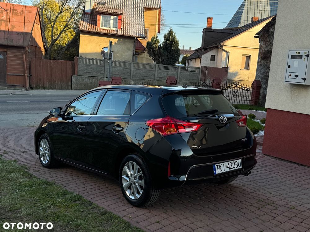 Toyota Auris 1.6 Premium Start - 3