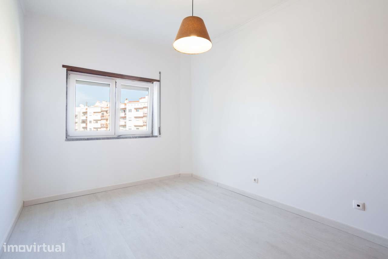 T2 Cova da piedade com vista desafogada e 2 elevadores - Grande imagem: 4/28