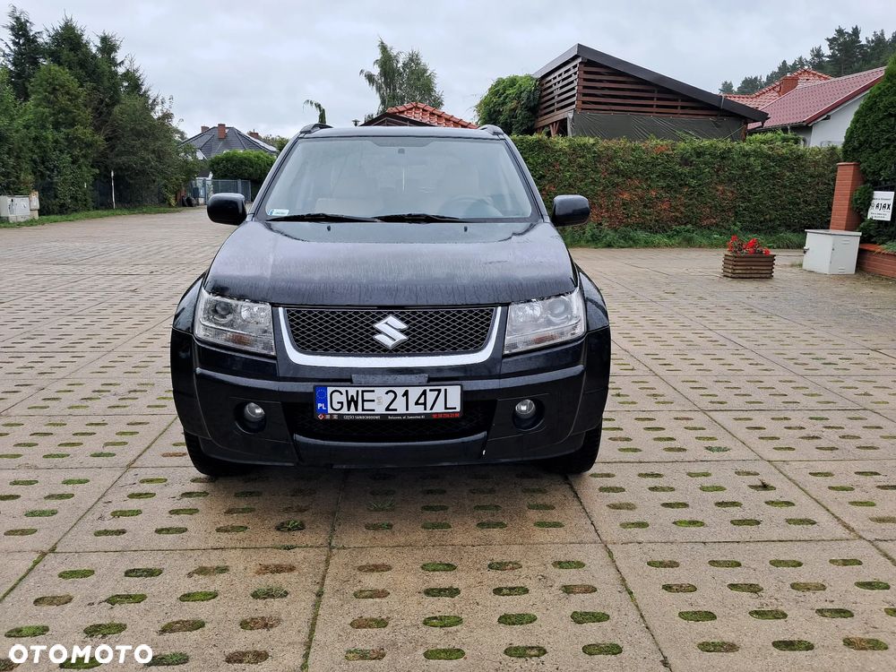 Suzuki Grand Vitara 2.0 Comfort + - 2