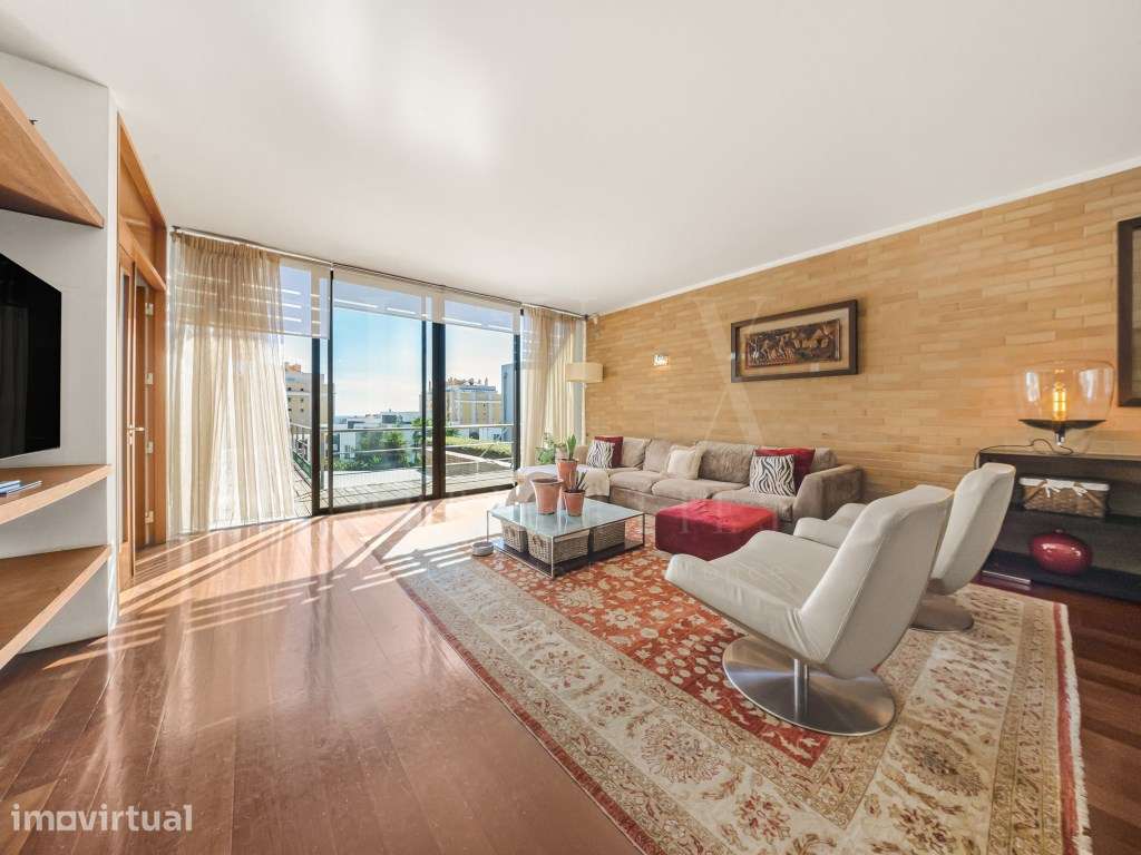 MORADIA DE LUXO DE ARQUITECTURA MODERNA COM VISTA MAR - Grande imagem: 3/33