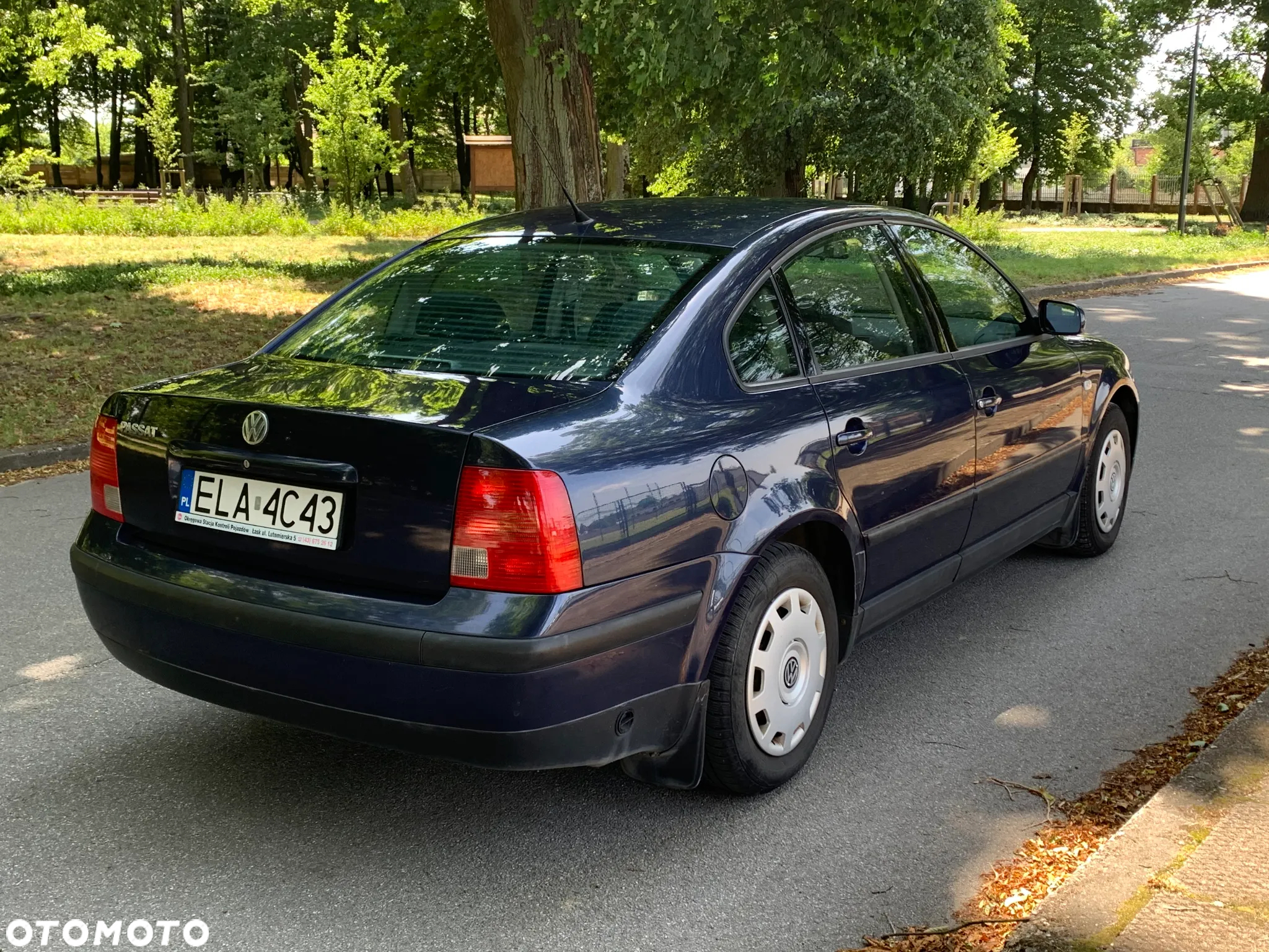Volkswagen Passat 1.6 - 3