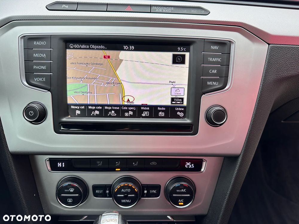 Volkswagen Passat - 37