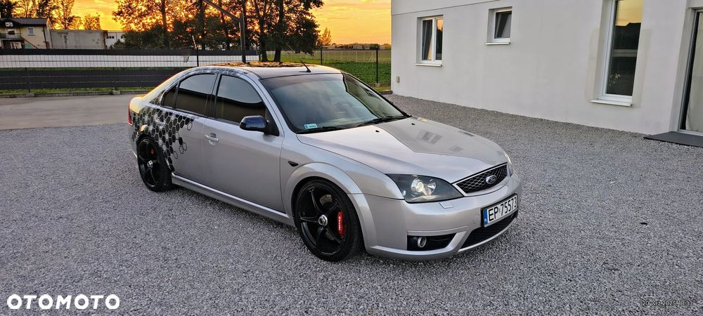 Ford Mondeo 3.0 V6 ST 220 - 3
