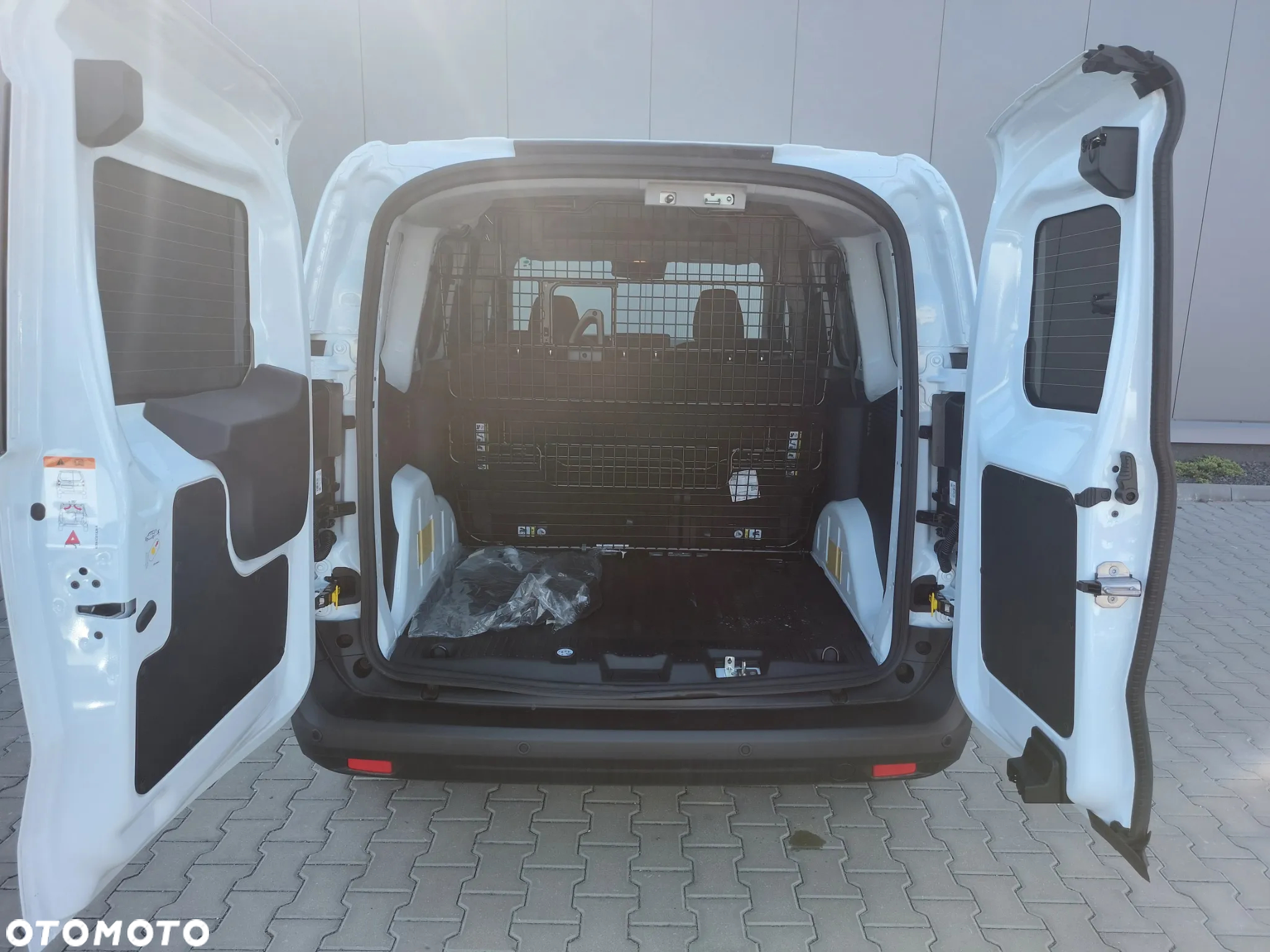 Ford Transit Courier 1.0 EcoBoost Trend - 24