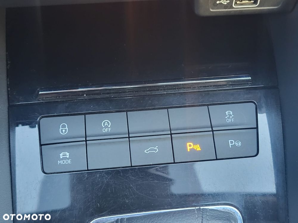 Skoda Octavia Scout 2.0 TDI 4x4 DSG - 32
