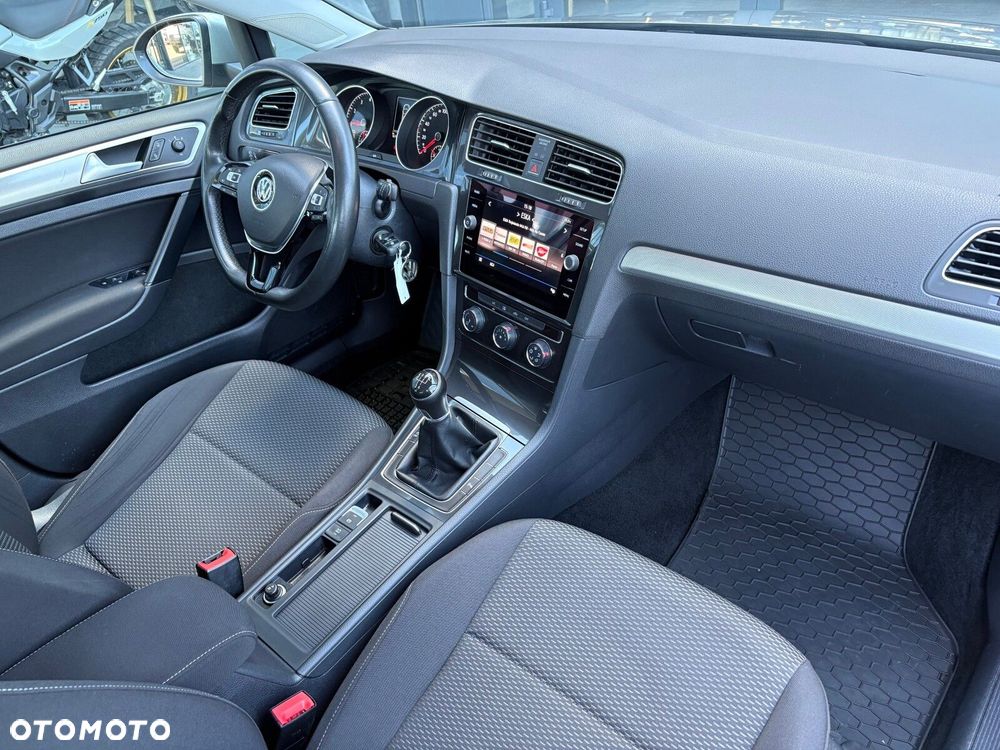 Volkswagen Golf - 16