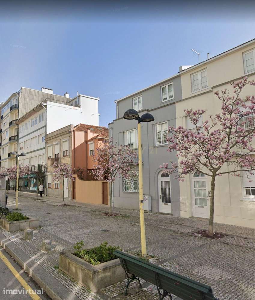 Moradia Geminada T6 com Logradouro | Marquês – Porto - Grande imagem: 2/19