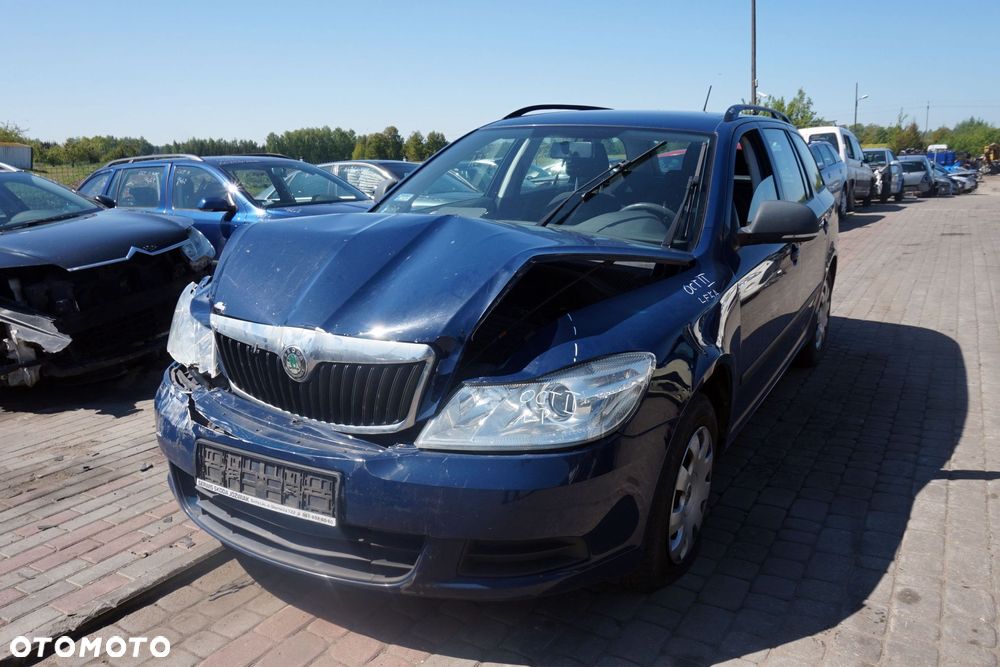 SKODA OCTAVIA II 1Z3 LIFT KOMBI 2013 LF5A 1.4 TSI CAXA 122KM NBW GRANATOWY na części - 1