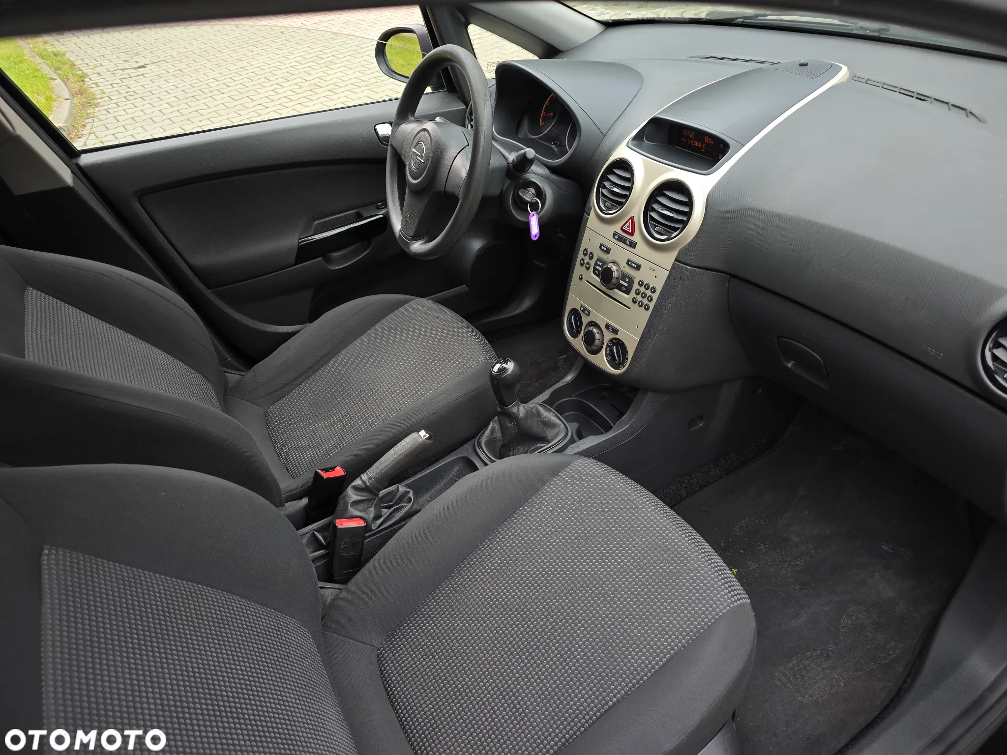 Opel Corsa 1.2 16V Enjoy - 21