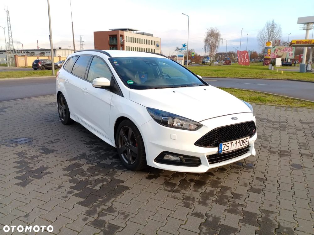 Ford Focus ST - 9