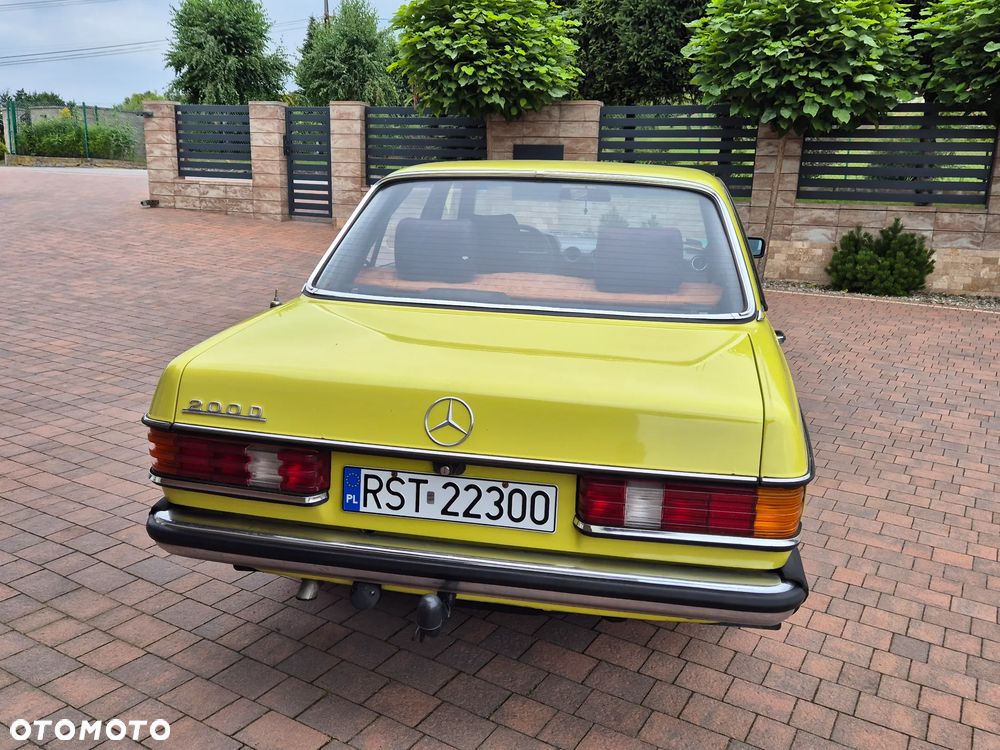 Mercedes-Benz W123 - 16