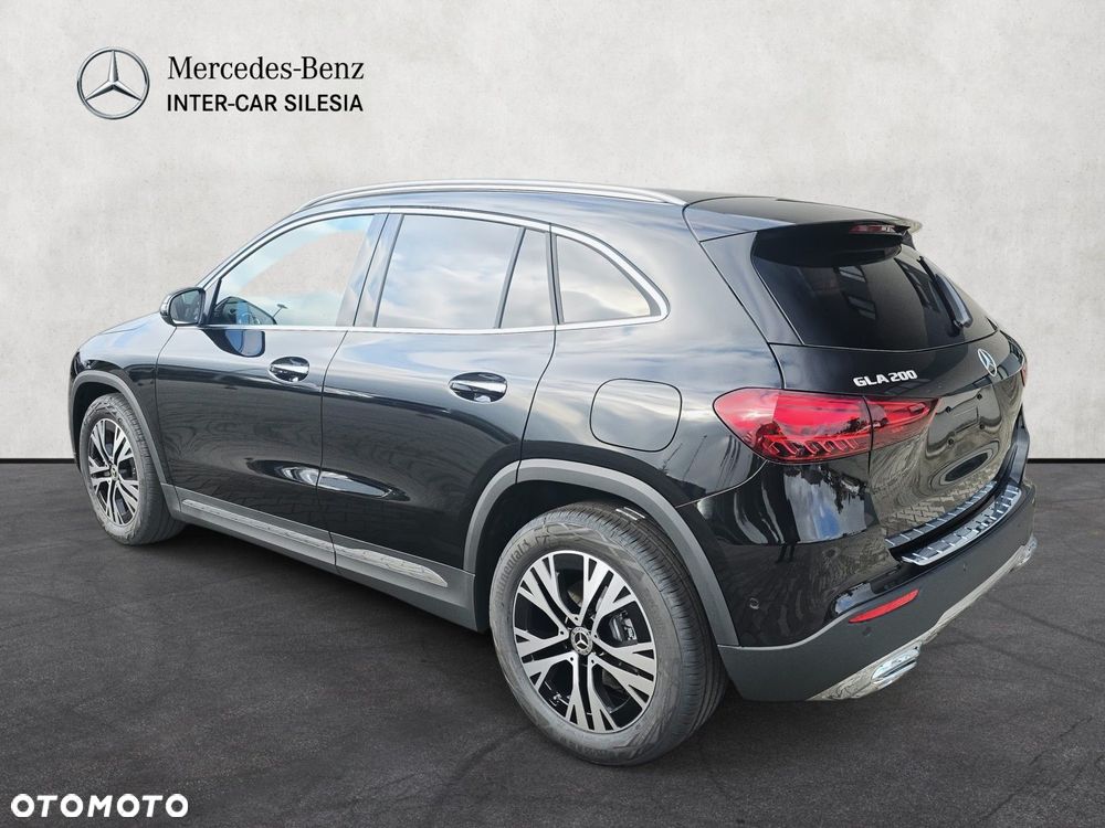 Mercedes-Benz GLA - 7