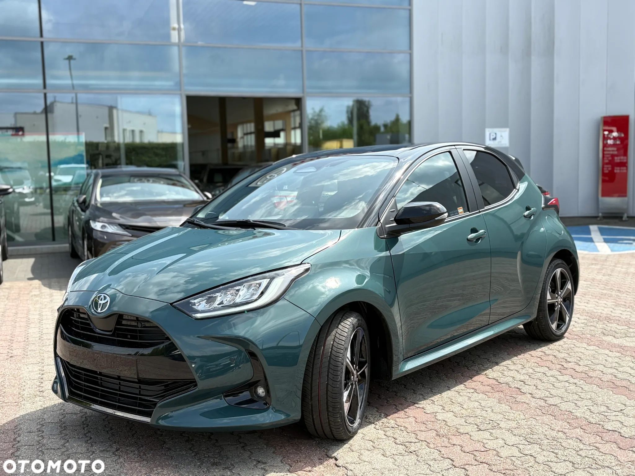 Toyota Yaris Hybrid 1.5 Executive - 1