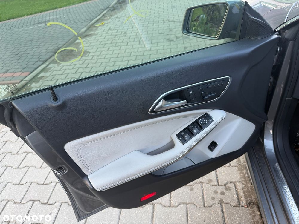 Mercedes-Benz CLA 250 7G-DCT - 13