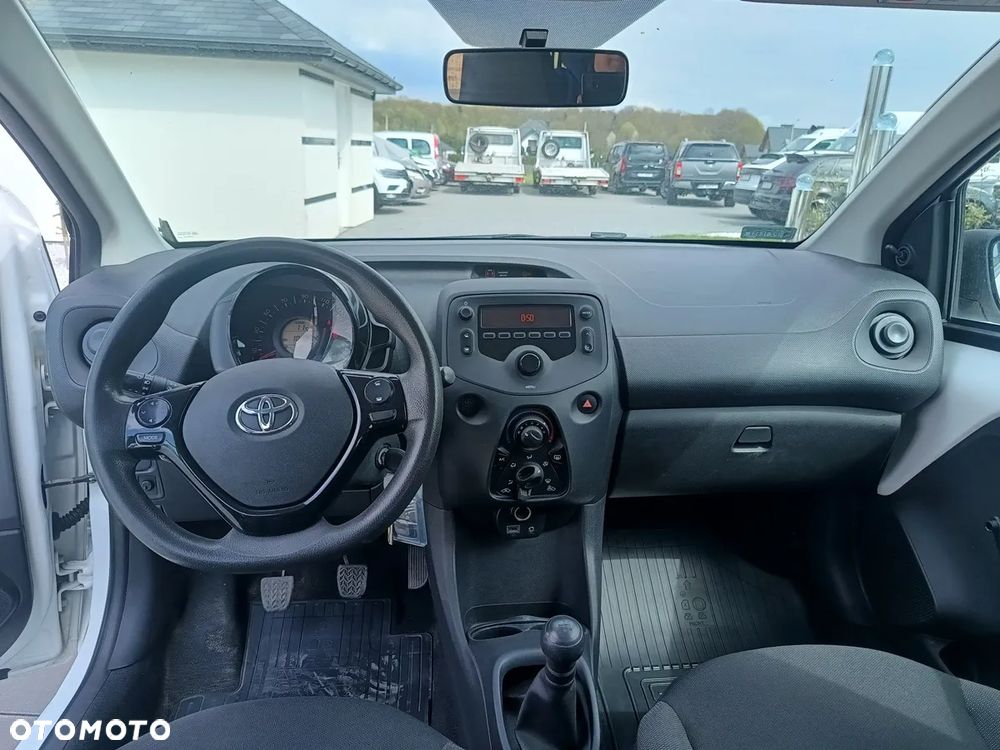 Toyota Aygo x-play - 9