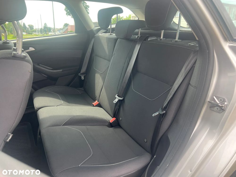 Ford Focus 1.5 TDCi SYNC Edition - 13