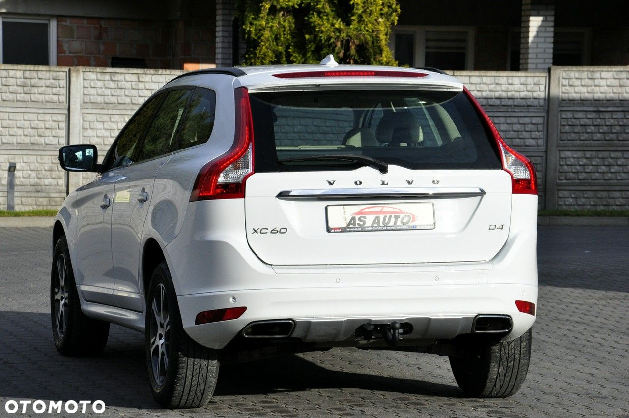 Volvo XC 60 D4 Drive-E Momentum - 4