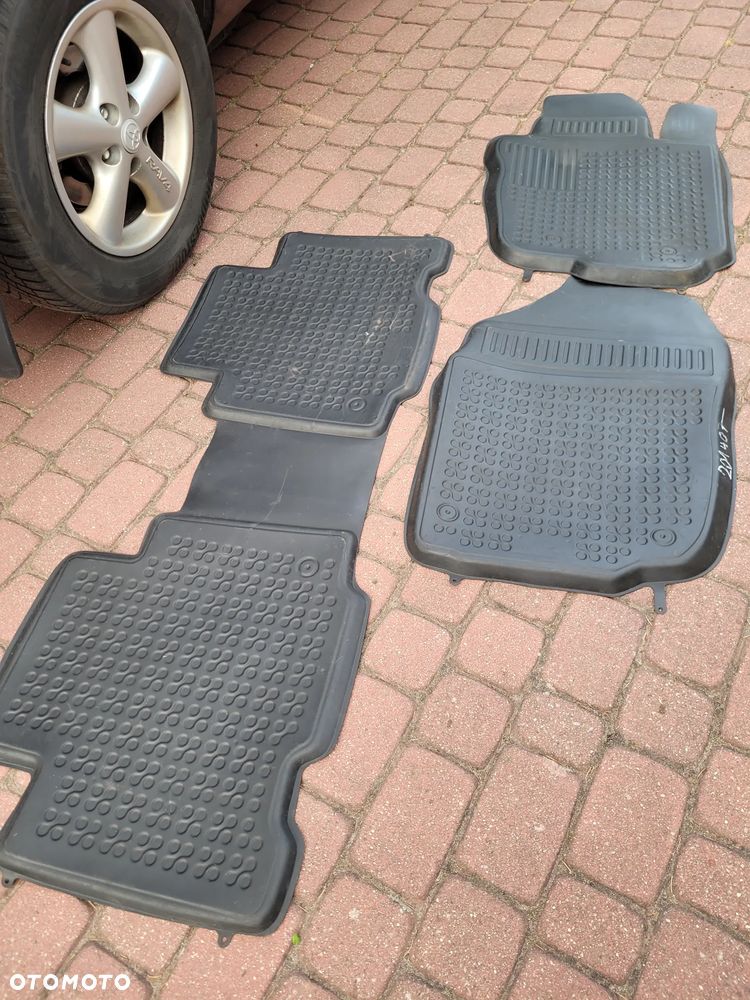 Toyota RAV4 - 16