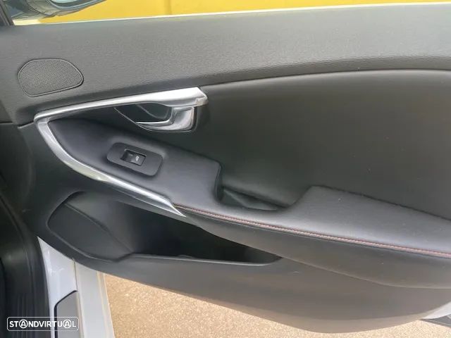 Volvo V40 1.6 D2 VOR - 28