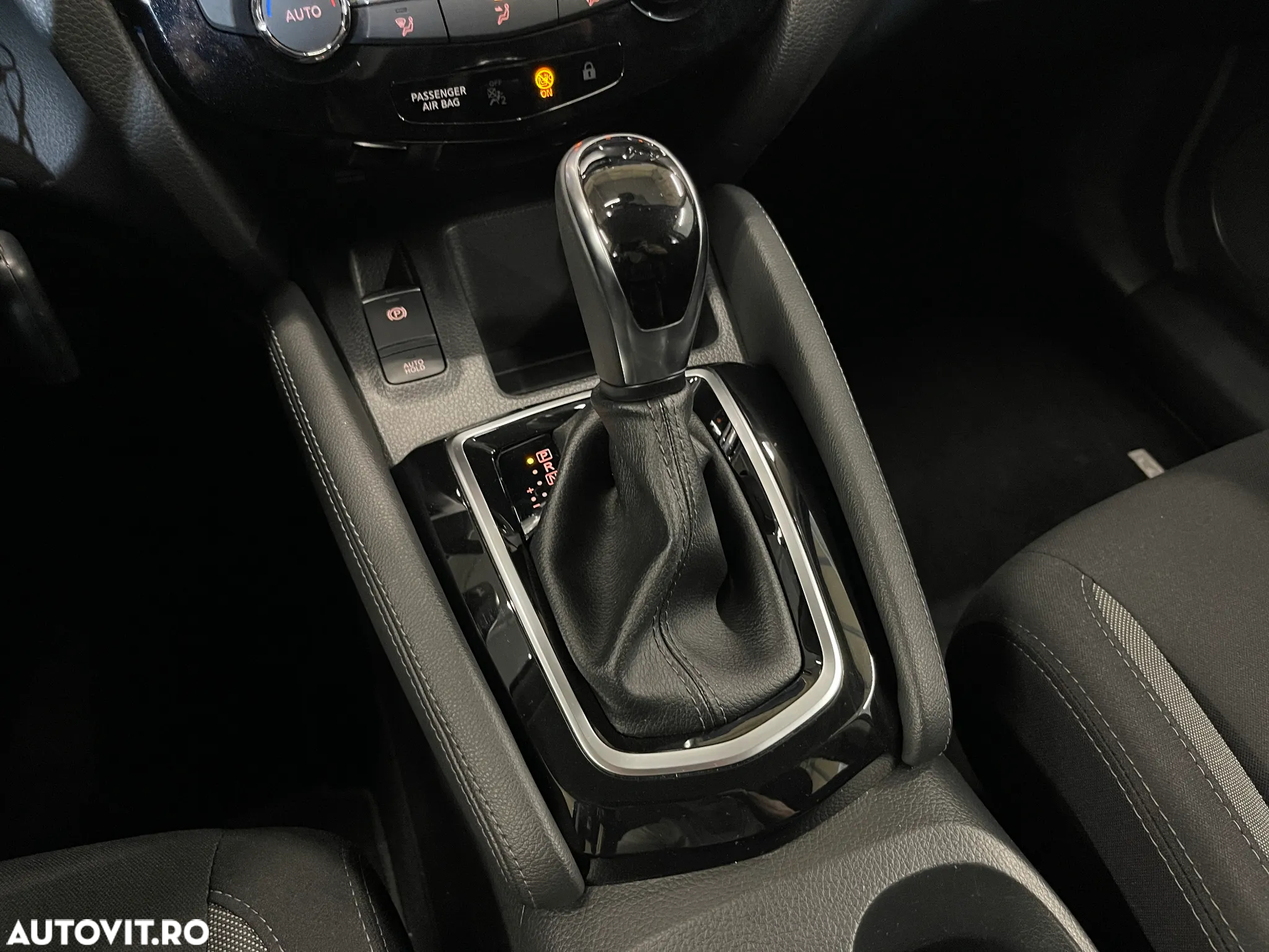 Nissan Qashqai 1.7 dCi Xtronic ALL-MODE 4x4i N-CONNECTA - 18