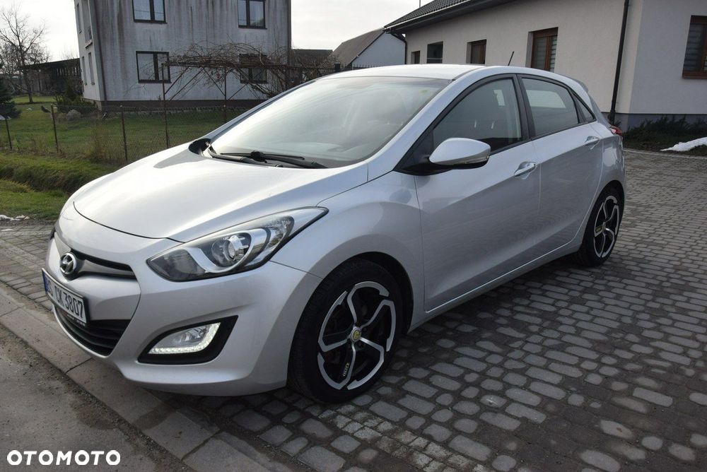 Hyundai i30 1.6 CRDi Fifa World Cup Edition - 4