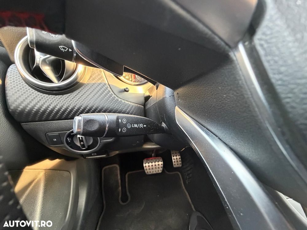 Mercedes-Benz A 200 d 4Matic Aut. - 13