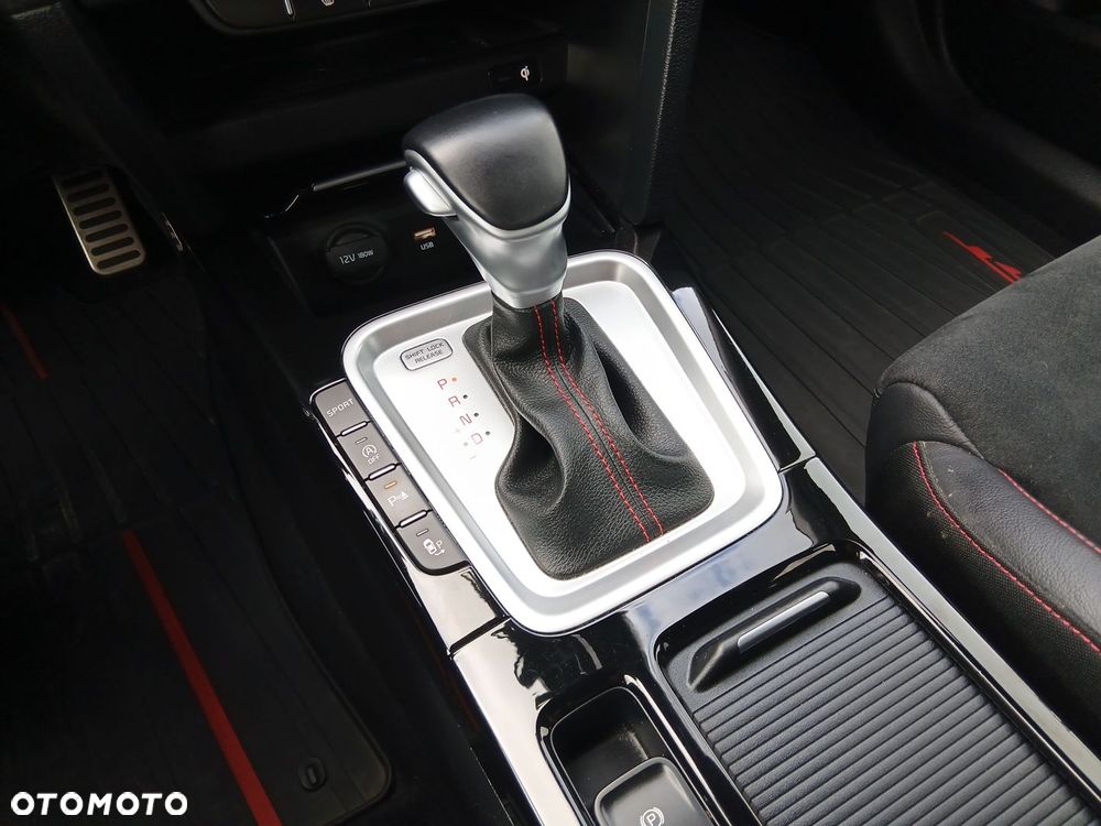 Kia ProCeed 1.6 T-GDI GT DCT - 19